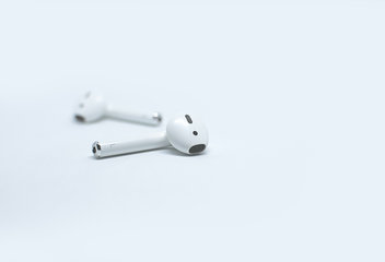 Ersatz-AirPods oder Ladecase einrichten