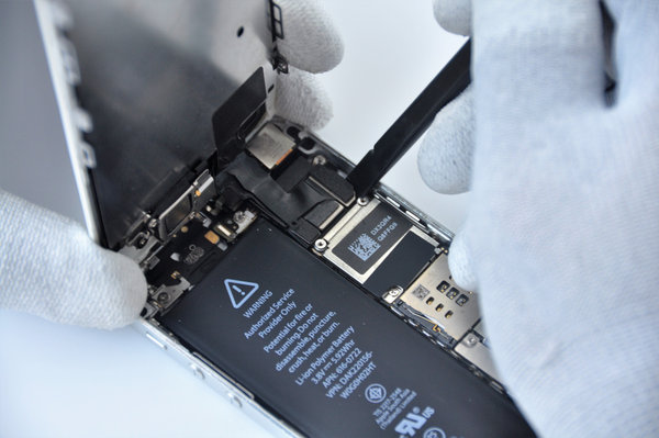 Trennen Sie die Frontkamera und den Näherungssensor