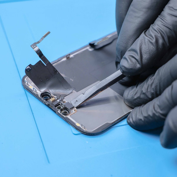 Trenne den Sensor vom alten Display