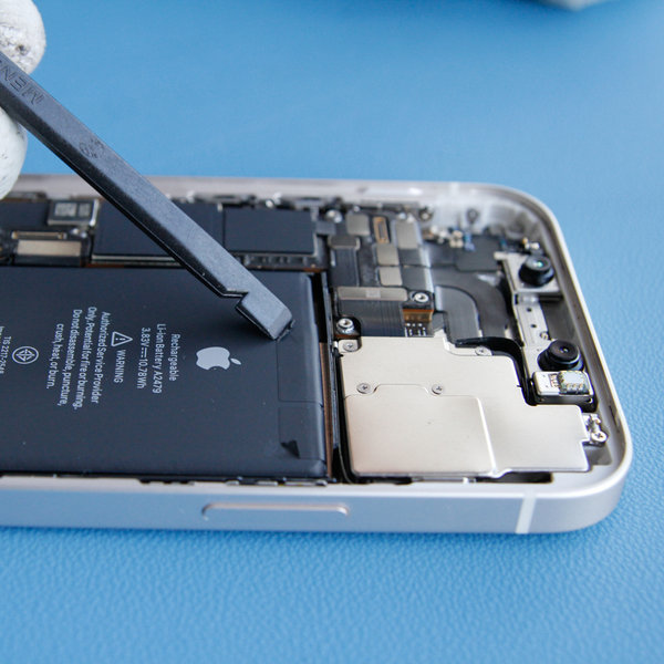 Abziehen der Klebestreifen-Enden