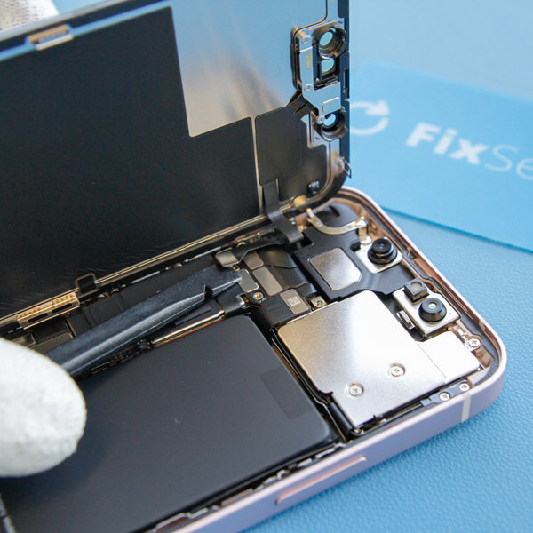 Trenne den Frontsensor-Steckverbinder